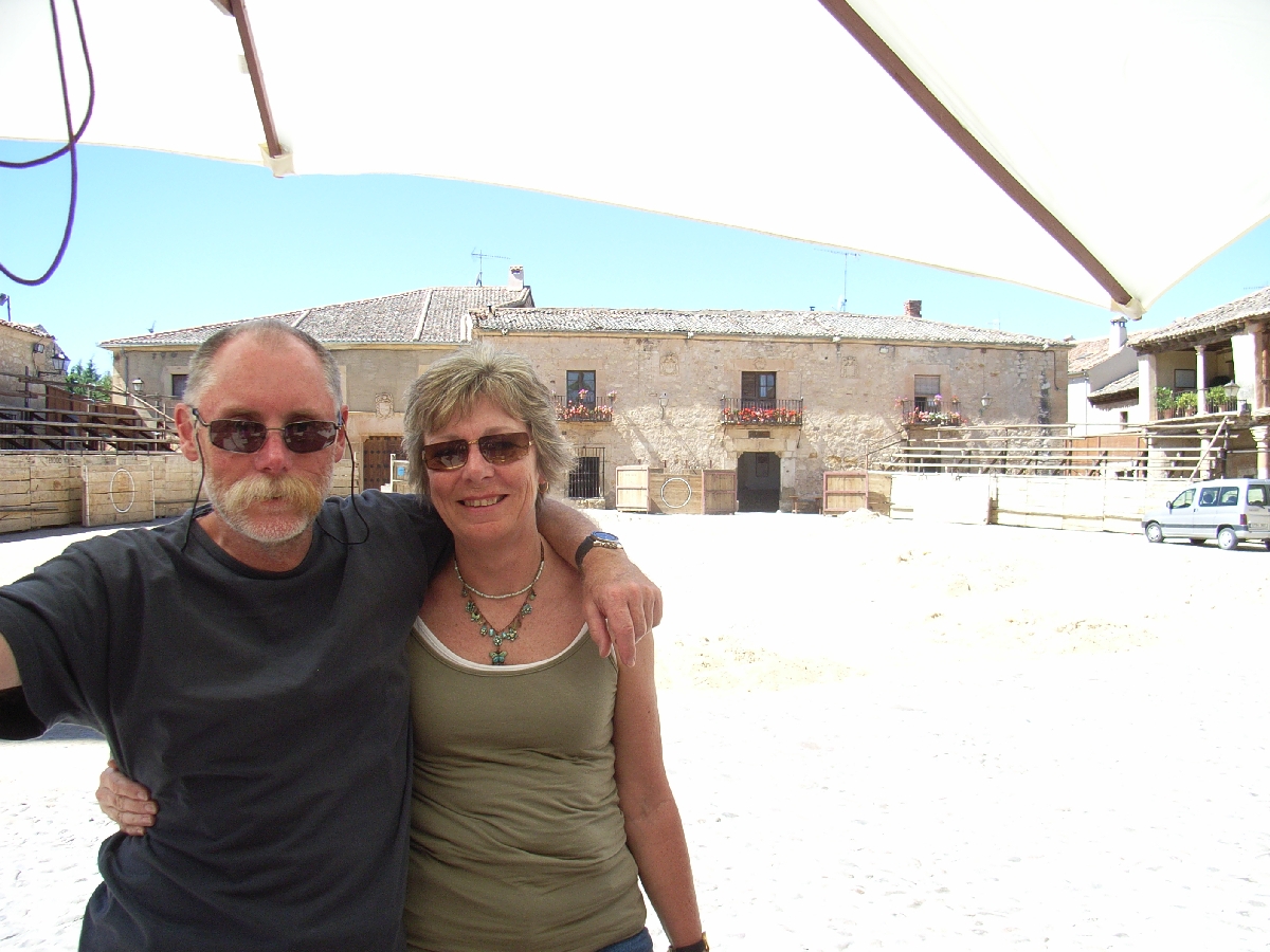 Bruce & Thea in the bull ring (town centre) of Pedruza de la Sierra. ES